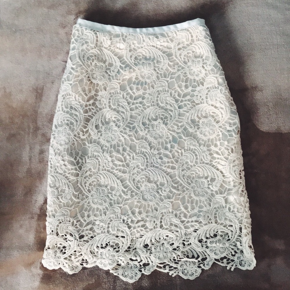 Lace skirt